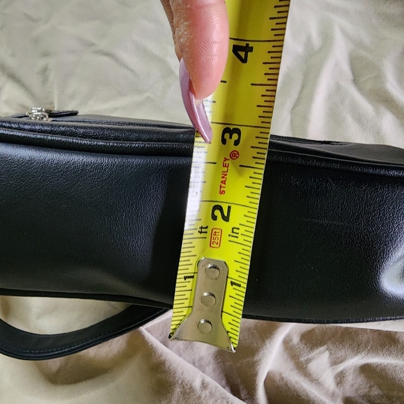 Aurielle Leather Shoulder Handbag - Picture 5 of 7